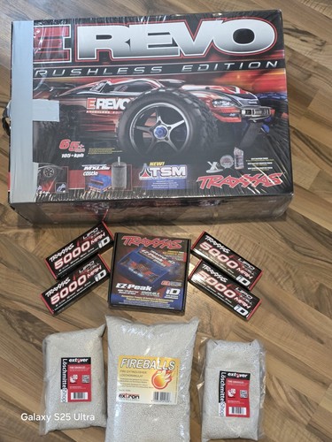 Traxxas revo 8 - traxxas,